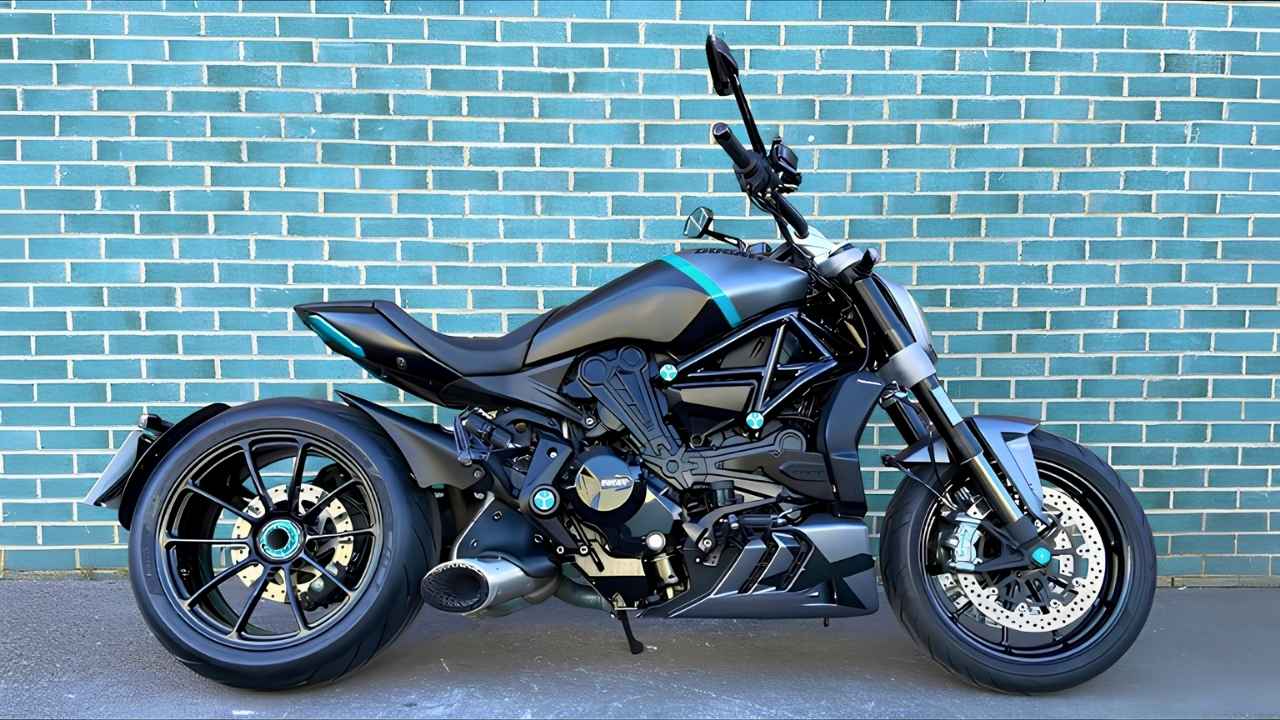 Ducati XDiavel Black Star – Luxury Italian Power Cruiser Motorcycle with Sporty Design and Premium Performance