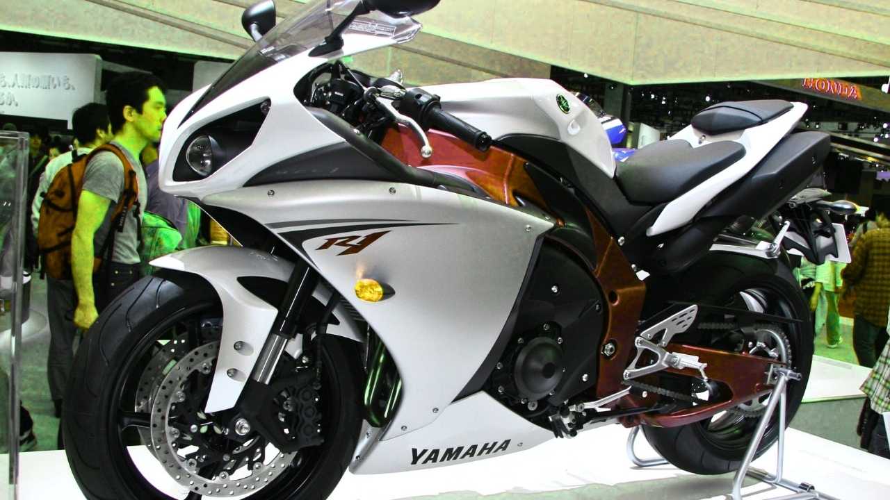 2026 Yamaha YZF-R1 Superbike – High-Speed Sports Motorcycle with Powerful Engine, Advanced Racing Technology, and Aggressive Track Performance Explained Simply